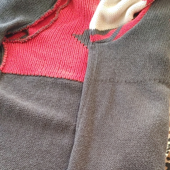 Silvery Lake Gray and Red Cardigan Sweater Sz Sm - Picture 15 of 16